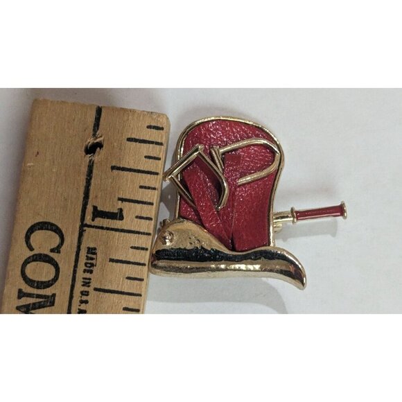 Vintage Equestrian Saddle Brooch Pin Gold-Tone With Red Enamel Accents horse - Picture 7 of 8